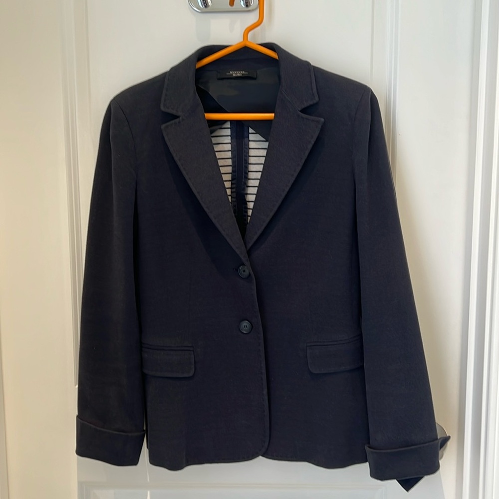 Cute mid season cotton dark blue blazer Max Mara Week end, striped inside